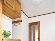 實木簡日式風(fēng)格80平米小戶型玄關(guān)過道裝修效果圖