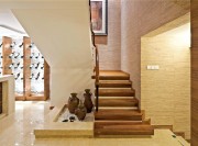 實(shí)木和諧的東南亞風(fēng)格復(fù)式樓梯裝修效果圖 實(shí)木和諧的東南亞風(fēng)格復(fù)式樓梯裝修效果圖