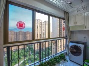 簡潔深沉的歐式風(fēng)格三居室陽臺裝修效果圖 簡潔深沉的歐式風(fēng)格三居室陽臺裝修效果圖