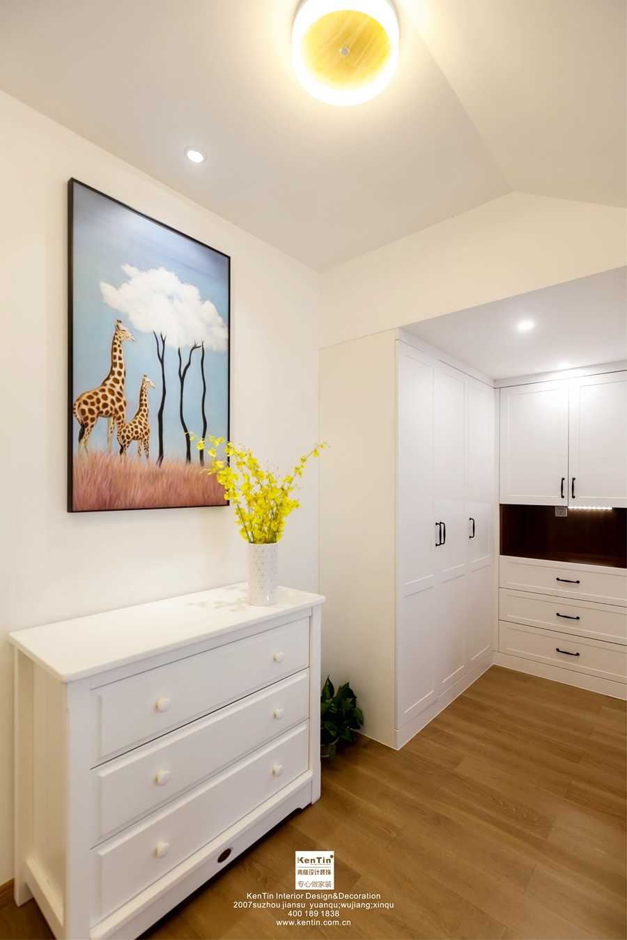 新加花園現(xiàn)代風(fēng)格別墅玄關(guān)裝修實景案例