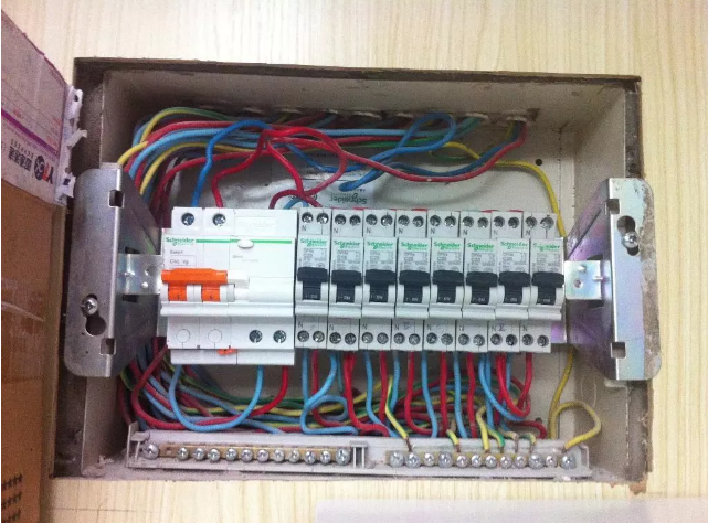 你家的配電箱做好隱藏了嗎？新房裝修看著漂亮，全因做對(duì)這件事